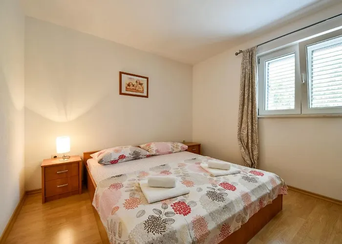 Milin-1 By Interhome Appartement Jezera