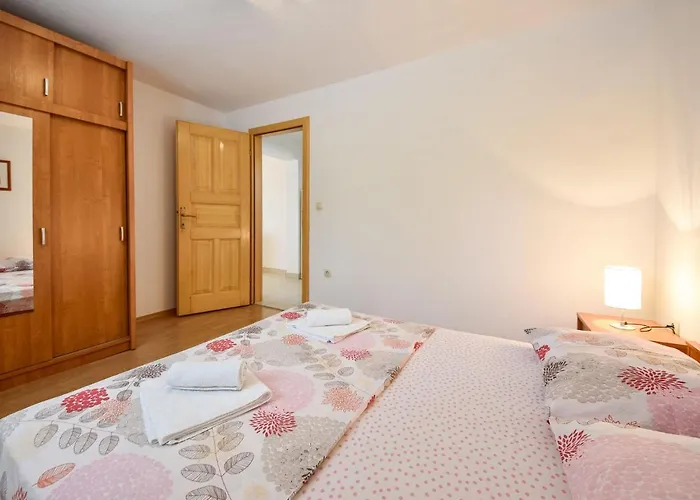 Milin-1 By Interhome Езера